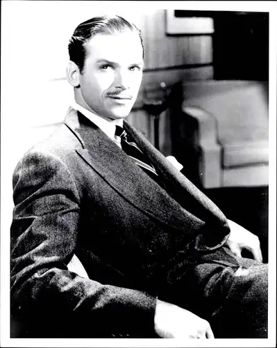 38 Pressefotos Douglas Fairbanks senior und junior, Portraits und Filmszenen
