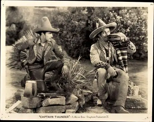 38 Pressefotos Douglas Fairbanks senior und junior, Portraits und Filmszenen