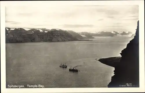 Ak Spitsbergen Spitzbergen Norwegen, Temple Bay, steam ships