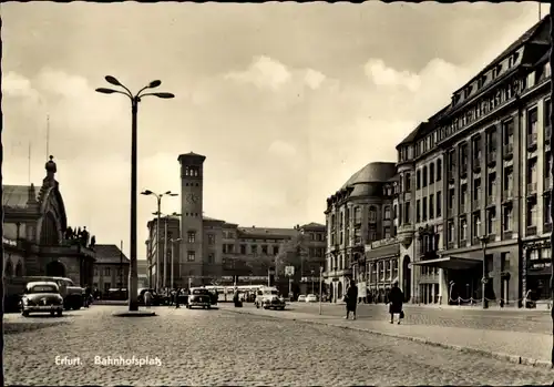 Ak Erfurt in Thüringen, Bahnhofsplatz