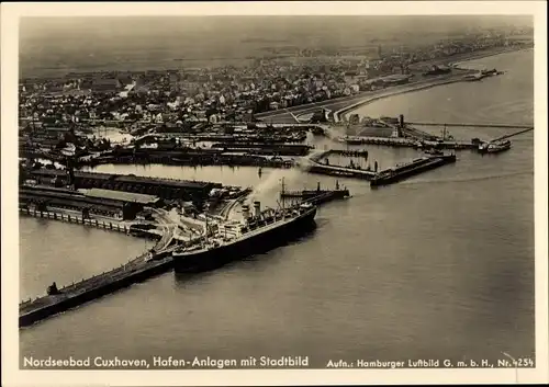 Ak Cuxhaven in Niedersachsen, Fliegeraufnahme, Hafenanlagen, Stadtbild