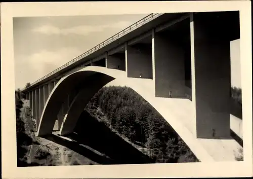 Ak Hermsdorf in Thüringen, Teufelstalbrücke, Autobahnbrücke