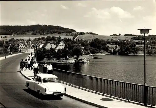 Ak Saalburg in Thüringen, Straßenpartie an der Bleilochtalsperre