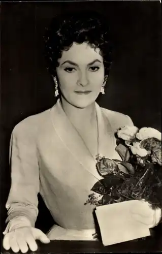 Ak Schauspielerin Gina Lollobrigida, Portrait, Untreue, Brot, Liebe und Phantasie