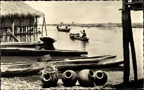 Ak Afrique Noire, Afrikanisches Dorf am Fluss