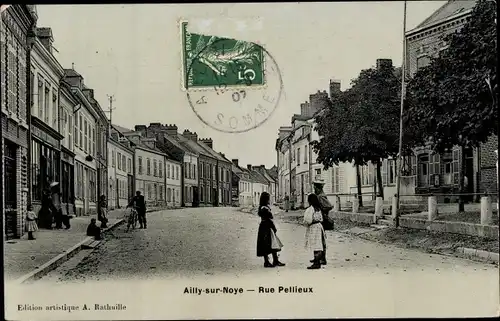 Ak Ailly sur Noye Somme, Rue Pellieux