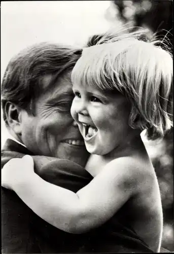Ak Adel Niederlande, Prinz Claus Amsberg mit Sohn Willem Alexander
