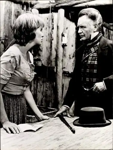 Foto Schauspielerin Jane Merrow, John Mills, Filmszene Ihre Chance war gleich null, Adam's Woman