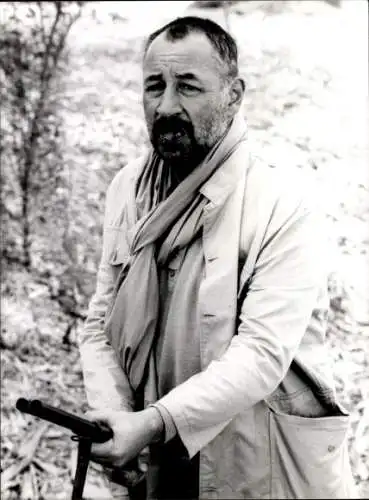 Foto Schauspieler Philippe Noiret, Filmszene, Der Saustall, Setfoto