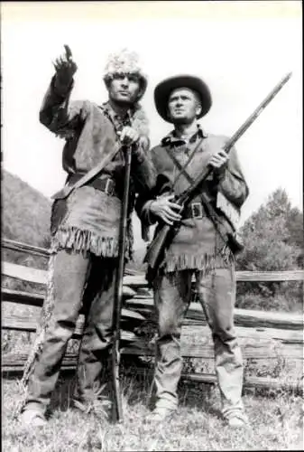 Foto Filmszene Davy Crockett, König der Trapper USA 1955, Fess Parker, Buddy Ebsen