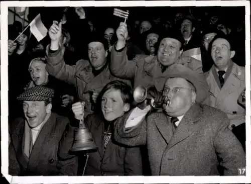 Foto Filmszene Das ideale Brautpaar D 1954, Ernst Schröder