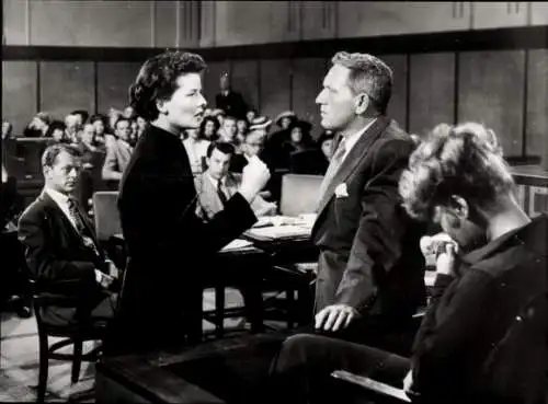 Foto Filmszene, Ehekrieg, Schauspieler Spencer Tracy, Katherine Hepburn und Judy Holliday