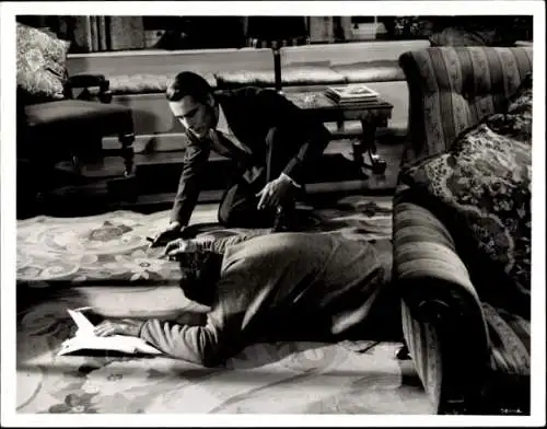 Foto Filmszene "The Teckman Mystery", GB 1954, Szene mit John Justin und George Colouris