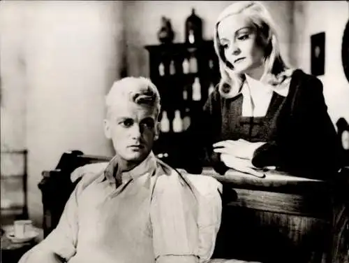 Foto Filmszene "Ewige Wiederkehr", F 1943, Szene mit Madeleine Sologne und Jean Marais