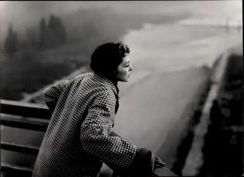 Foto Filmszene "Wie ein Sturmwind", D 1957, Szene mit Lilli Palmer