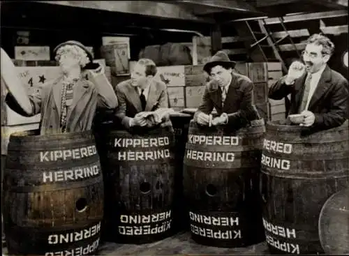 Foto Filmszene "Die Marx-Brothers auf See", USA 1931,Groucho, Harpo, Chico und Zeppo Marx