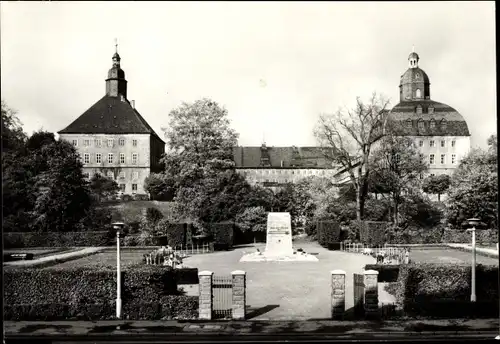 Ak Gotha in Thüringen, Schloss Friedenstein, Denkmal