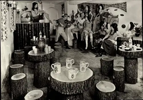 Ak Fischbach Waltershausen Thüringen, Zigeunerkeller, Musikanten-Puppen