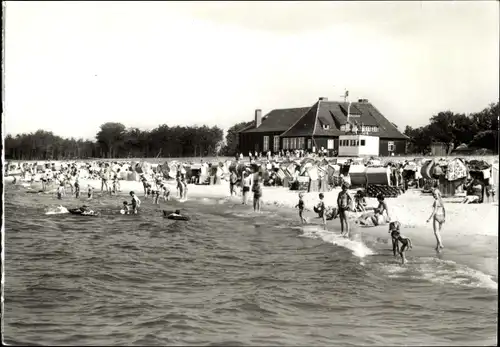 Ak Ostseebad Zingst, Strand an der HO Gaststätte Kurhaus