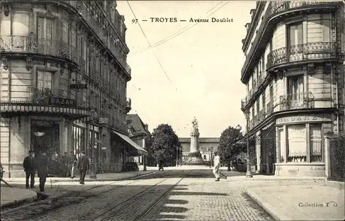 Ak Troyes Aube, Avenue Doublet, Bazar, Denkmal