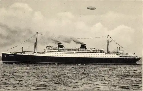 Ak United States Lines, Dampfschiff S.S. Manhattan, Zeppelin