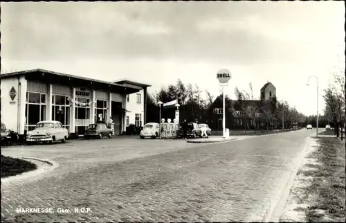 Ak Marknesse Flevoland, Tankstelle Shell, Kirche