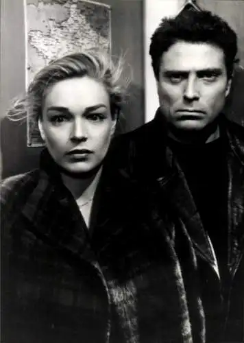 Foto Schauspieler Simone Signoret und Raf Vallone, Du sollst nicht Ehebrechen