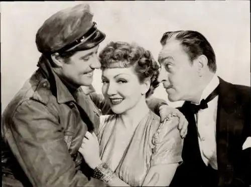 Foto Filmszene, Enthüllung um Mitternacht, Schauspieler Claudette Colbert, Barrymore und Don Ameche