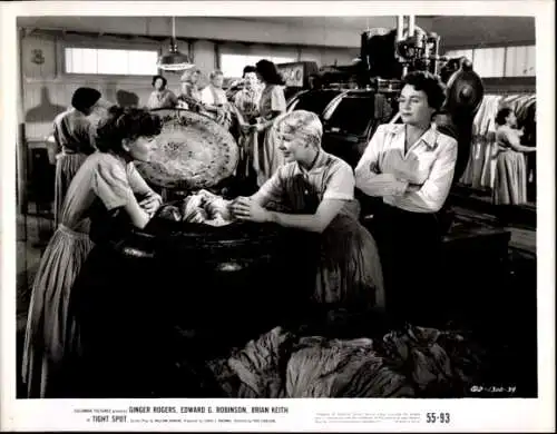 Foto Filmszene "Tight Spot", USA 1955, Szene mit Ginger Rogers, Katherine Anderson u.a.