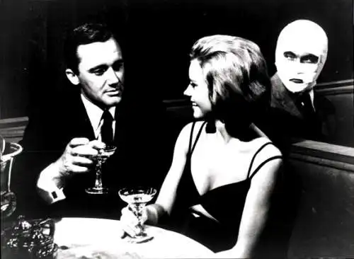 Foto Filmszene "Spion mit meinem Gesicht", USA 1965, mit Sharon Farrell und Robert Vaughn