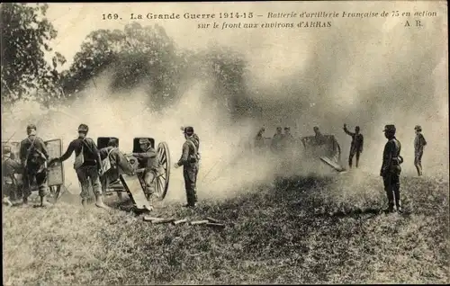 Ak Arras Pas de Calais, Französische Armee, Artillerie im Gefecht, I WK