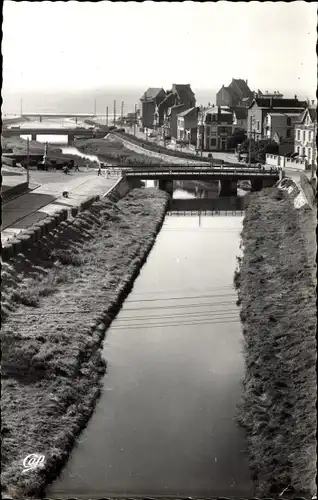 Ak Wimereux Pas de Calais, Le Wimereux et la Ville vus du Viaduc