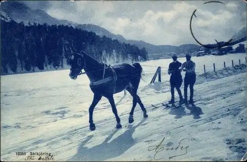 Ak Pferd zieht zwei Skiläufer, Wintersport