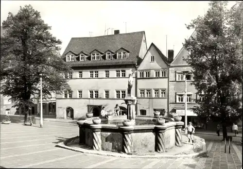 Ak Pößneck in Thüringen, Markt, Brunnen