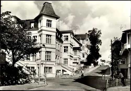 Ak Ostseebad Bansin Heringsdorf auf Usedom, Bergstraße, Kreuzung