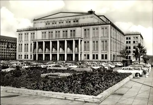 Ak Leipzig in Sachsen, Opernhaus am Karl-Marx-Platz, Autos