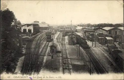 Ak Chaumont Haute Marne, Die Kais des Bahnhofs