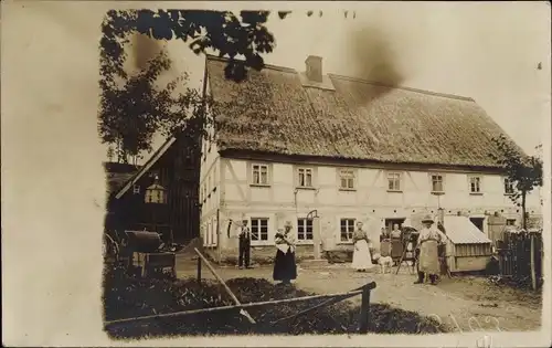 Foto Ak Deutschland, Gut Glöß, Fachwerk, Anwohner