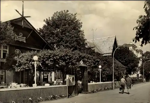 Ak Ostseebad Bansin Heringsdorf auf Usedom, HO-Café Asgard, Passanten