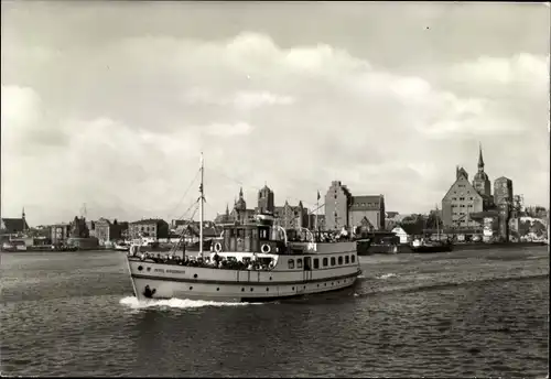 Ak Stralsund in Vorpommern, Schiff, Uferansicht