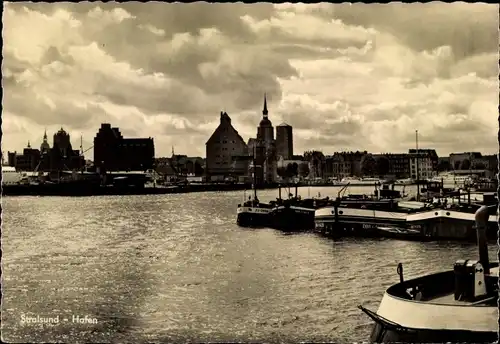Ak Stralsund in Vorpommern, Hafen
