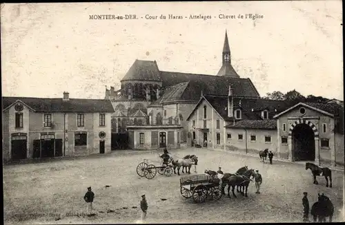 Ak Montier en Der Haute Marne, Hof der Haras, Kupplungen, Nacht der Kirche