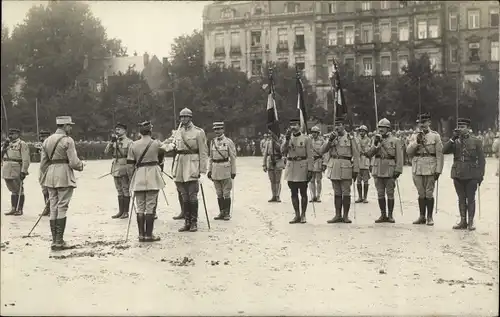 Foto Ak Metz Moselle, französische Soldaten, Exerzierplatz