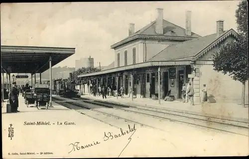 Ak Saint Mihiel Meuse, Der Bahnhof