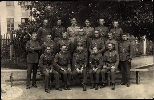Foto Ak Tschechische Soldaten in Uniformen, Gruppenbild