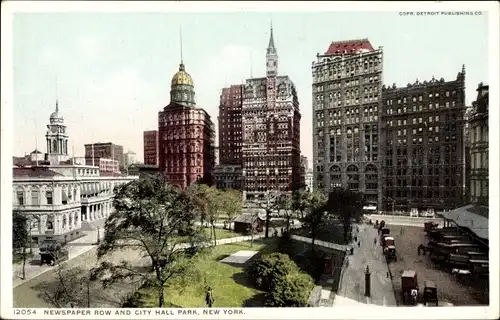 Ak New York City USA, Newspaper Row, City Hall Park