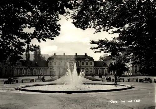 Ak Gera in Thüringen, Im Park OdF, Springbrunnen