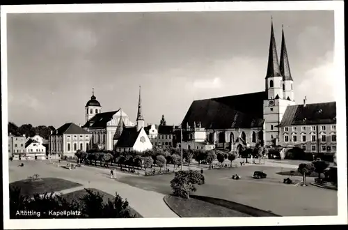 Ak Altötting in Oberbayern, Kapellplatz, Kirchen