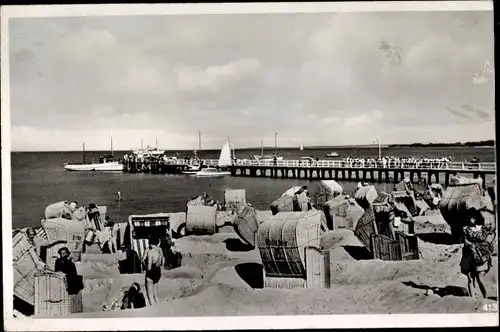 Foto Ak Ostseebad Timmendorfer Strand, Landungsbrücke, Strand