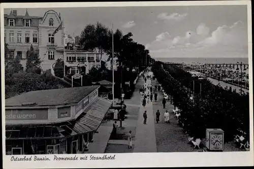 Ak Seebad Bansin, Promenade mit Strandhotel, Modewaren